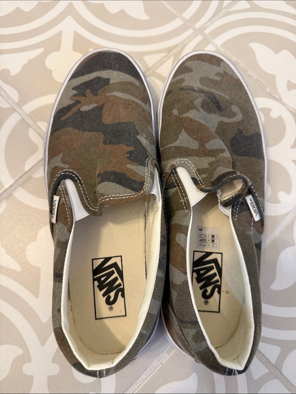 Vans women’s size 9. Worm once camo print